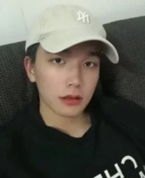 20岁年轻男大体力强