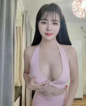 粉嫩少女紧致多汁