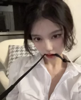 黑丝御姐小琪琪公寓辅导