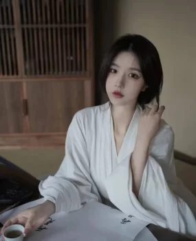 黑丝美女水多耐操