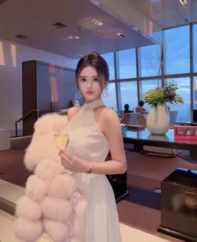 岗顶大波女神