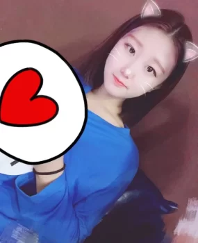 一个年轻的小妹妹